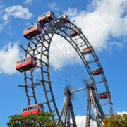 Das Riesenrad ist nur eine der zahlreichen Sehenswürdigkeiten Wiens.