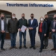 V. l. n. r.: Georg Lexer (Weingut Karnburg, Sprecher Slow Food Travel Mittelkärnten), Nikolaus Riegler (GF Brauerei Hirt, Sprecher Slow Food Travel Mittelkärnten), Gunter Brandstätter (GF Tourismusregion Mittelkärnten), LR Martin Gruber (ÖVP), Ingrid Bachler (Obfrau Marktplatz Mittelkärnten), Christian Tammegger (Projektkoordinator Slow Food Travel Mittelkärnten), Philipp Subosits (Stadrat St. Veit/Glan, ÖVP)