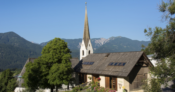 Kräuterhaus und Pfarrstadel im Kräuterdorf Irschen