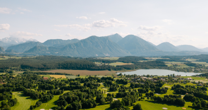 Panoramablick über den Golfpark Klopeinersee