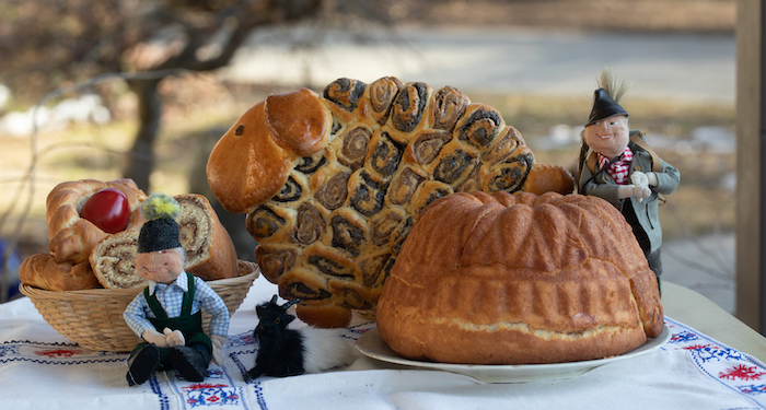 Köstliches aus Germteig: Osterstriezel, Osterlamm und Reindling