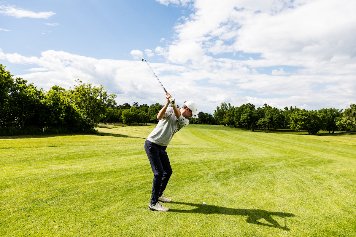 Auf einer malerischen Hochebene zwischen Karst und Meer gelegen, bietet der Golf Club Trieste ein Spiel mit faszinierenden Ausblicken.