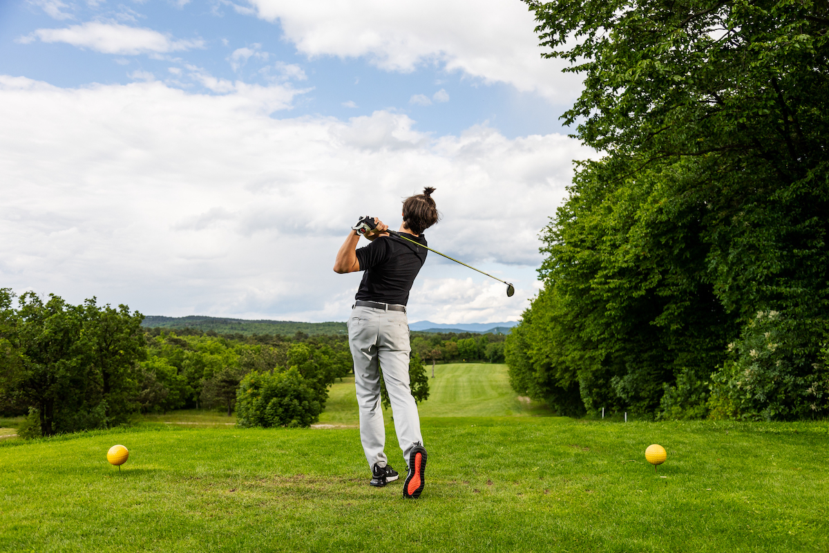 Der Trieste Golf Club wartet auf ihren Abschlag.