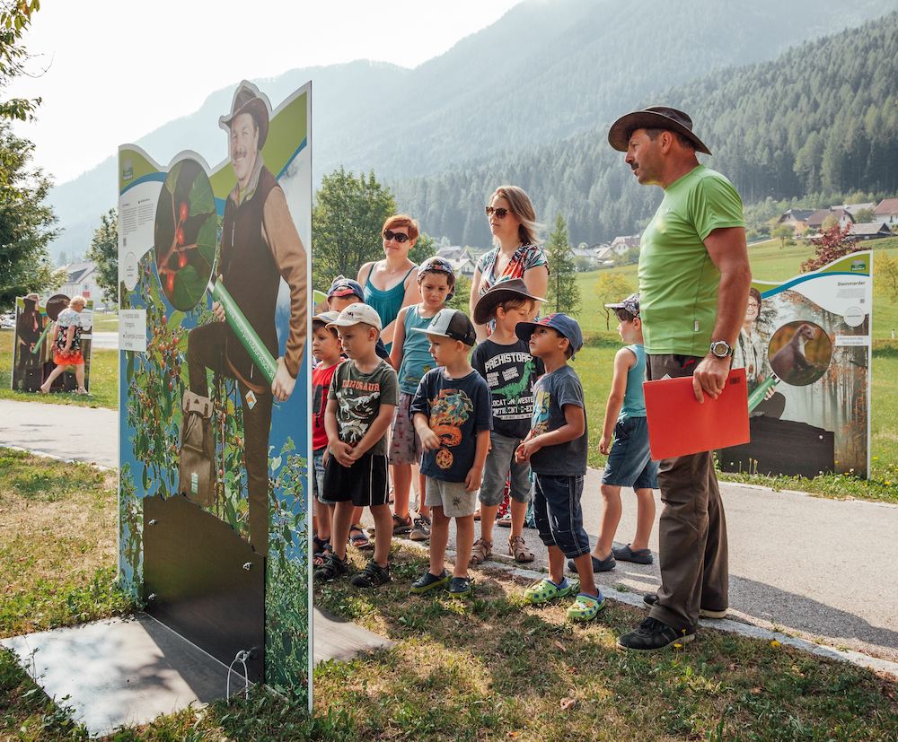 Die Naturpark-Wanderausstellung besteht aus 15 Tieren und 15 Pflanzen welche im Naturpark vorkommen. Diese werden von lebensgroßen Naturpark-Ranger-Figuren „erklärt“.