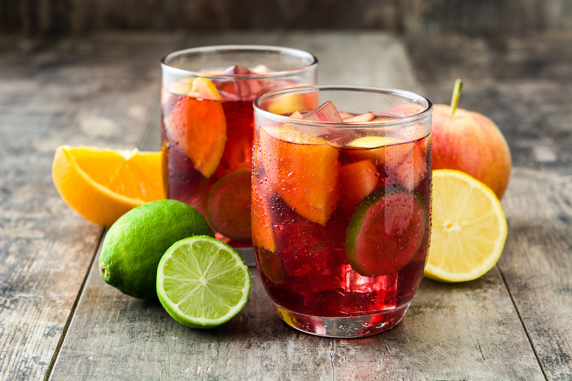 Schmackhafte sommerliche Sangria