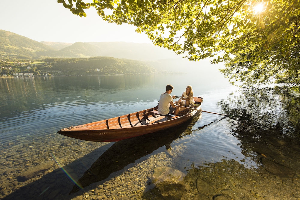 Romantisch: Die Ruderpartie am Millstätter See mit Picknick in einer verträumten Bucht.