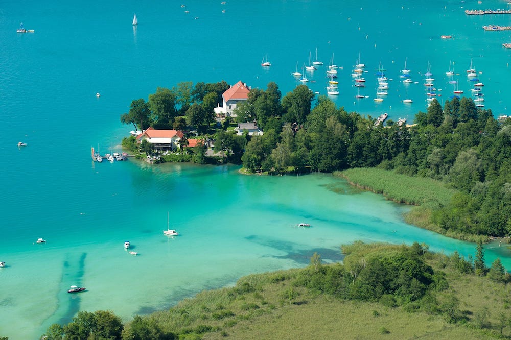 Es gibt auch einige Fleckerln am Wörthersee, wo es idyllisch und ruhig ist – wie in der Ostbucht bei der Halbinsel Maria Loretto und dem Lendspitz.