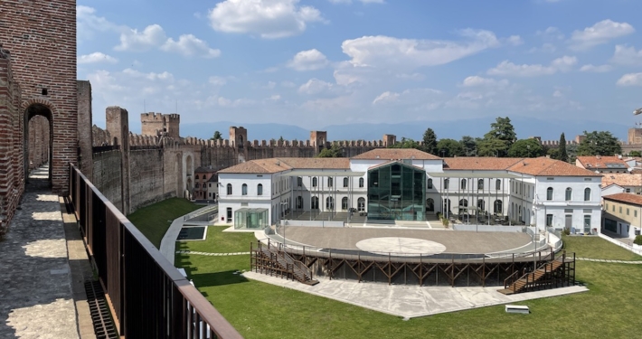 Blick auf das Sommertheater „Teatro all‘ aperto“ in Cittadella.