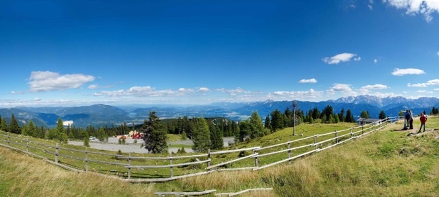 Die Villacher Alpenstraße bietet einen traumhaften Ausblick.