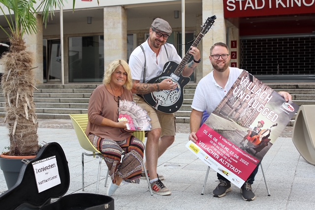 Freuen sich schon auf Villach unplugged: Vizebürgermeisterin Gerda Sandriesser, Reini Winkler von KopfStanPfloster und Organisator Marc Germeshausen