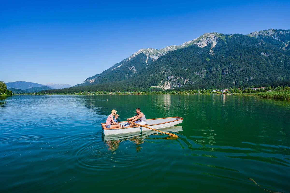 Gemütlich mit dem Ruderboot über den Pressegger See
