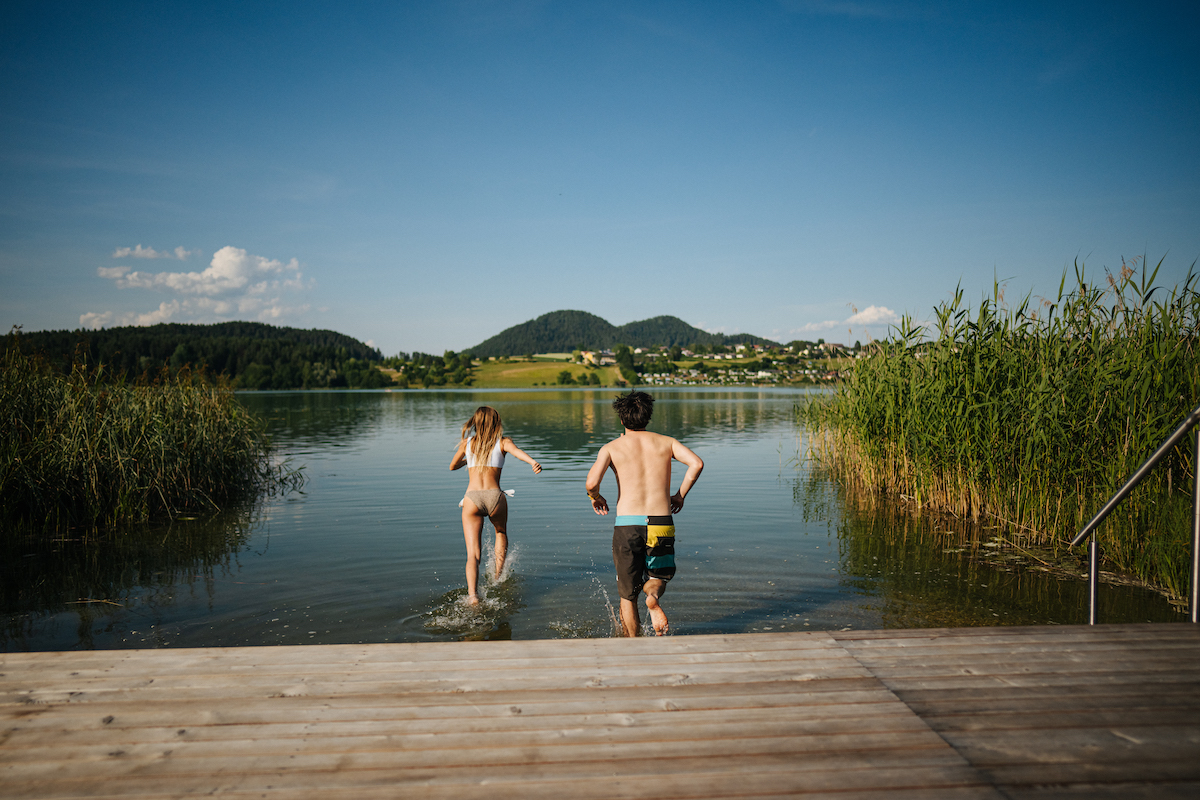 Das Wasser am Turnersee kann im Sommer bis zu 28 Grad warm werden.