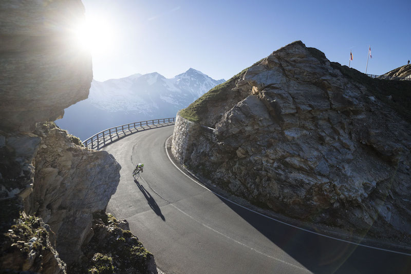 Der Großglockner lockt Rennradfahrer mit rasanten Abfahrten.