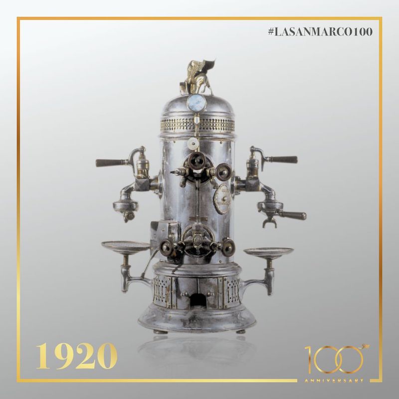 Die „geflügelte“ Espressomaschine ist eine Legende des Herstellers „La San Marco“, ein internationales Unternehmen mit Sitz in Friaul-Julisch Venetien.