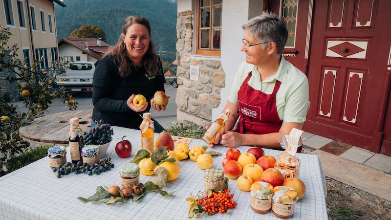 Handelspartnerin Karin Pirker und Produzentin Martina Pleschberger