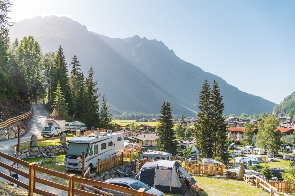 Campingurlaube, wie hier im Ötztaler Naturcamping in Tirol, waren in diesem Sommer sehr beliebt.