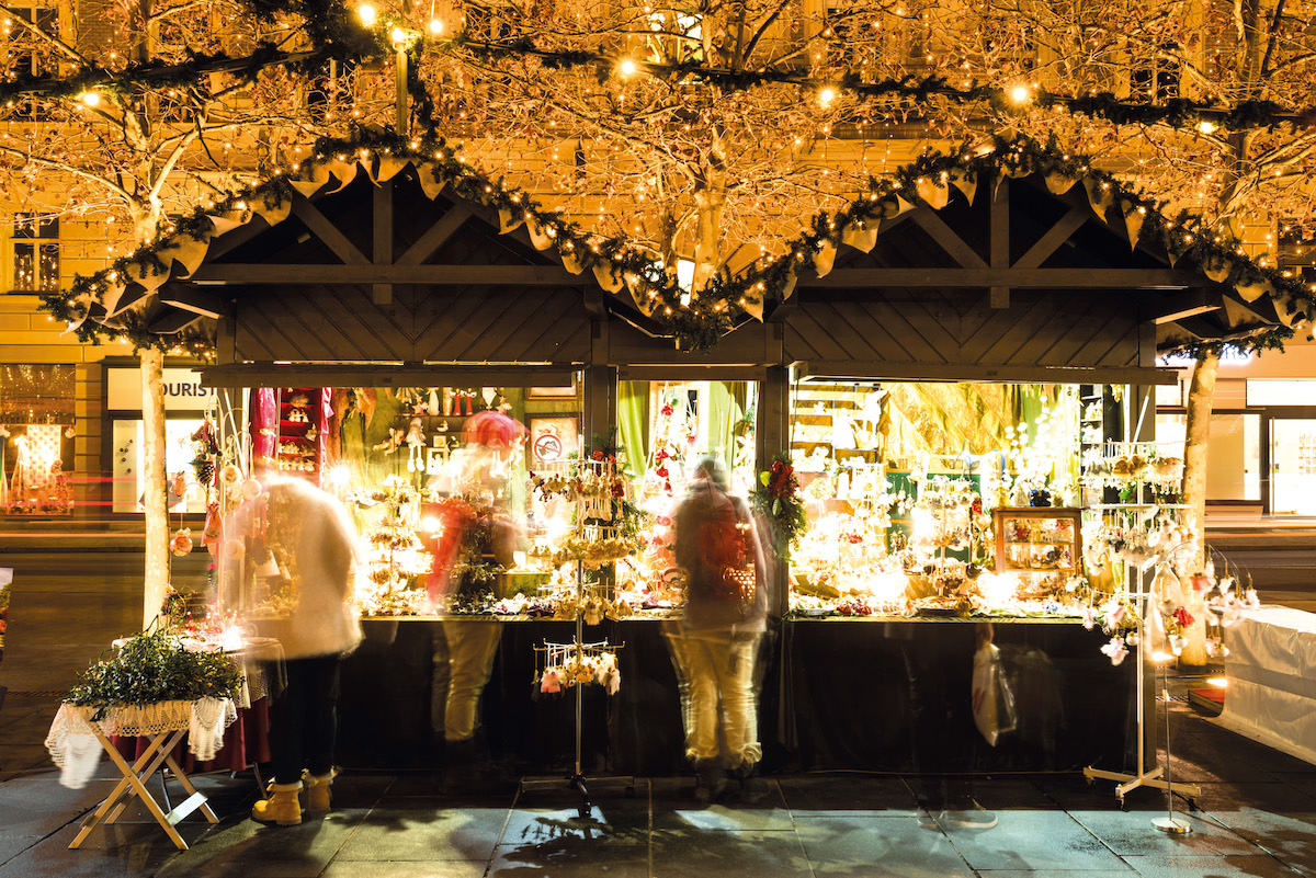 Der große Christkindlmarkt am Neuen Platz erwartet Sie mit jeder Menge zauberhafter Momente.