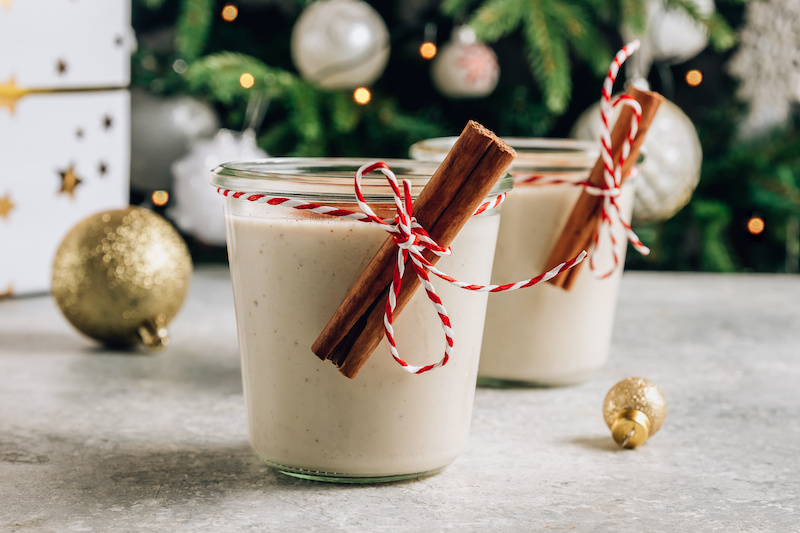 Ein weihnachtliches, cremiges Dessert ist der perfekte Abschluss für jedes Festmahl.