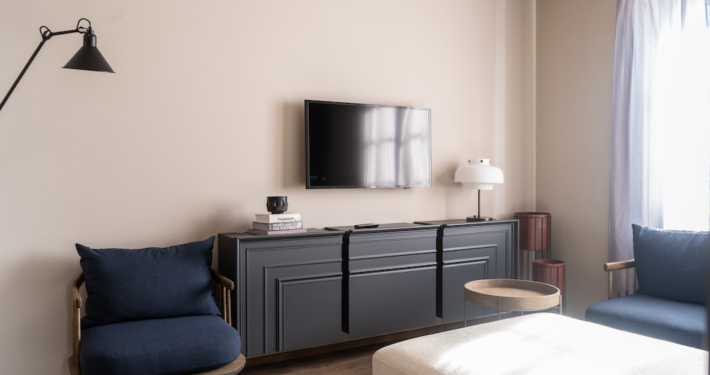 Die Ausstattung der acht Apartments ist gediegen, erdig und gemütlich.