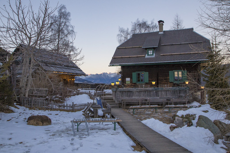 Die romantische Alm hinterm Brunn hat auch im Winter geöffnet. Achtung: Mittwoch ist Ruhetag!