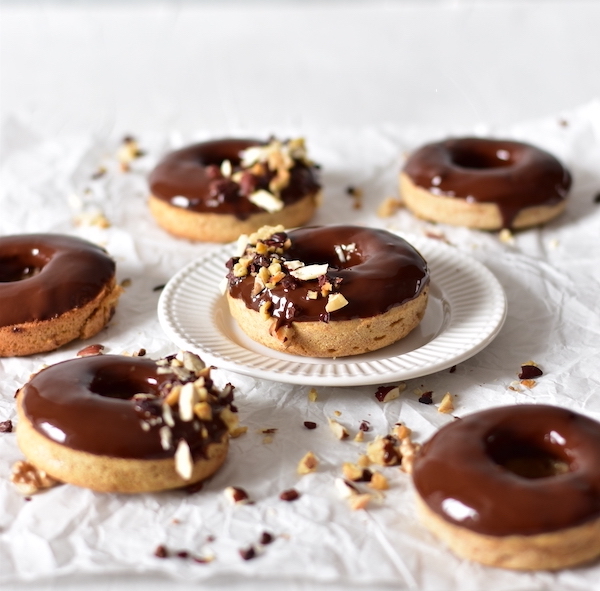 Pro Stück hat die Backofen-Variante rund 120 kcal weniger als der im Fett gebackene Klassiker.