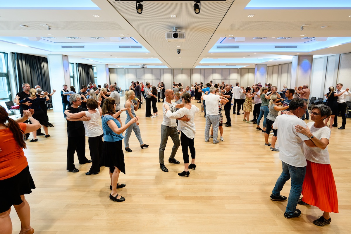 Beim Tanzfest Winter Edition wird kräftig das Tanzbein geschwungen.