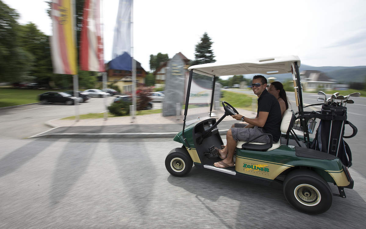 Die Gäste können mit dem Golfcart bequem zwischen dem Hotel und dem Golfplatz pendeln.