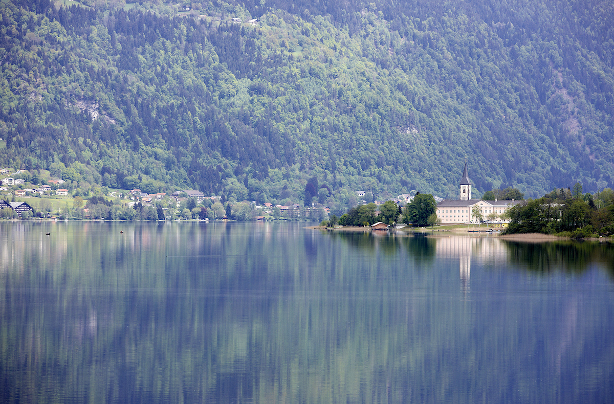 Stift Ossiach liegt am wunderschönen Ossiacher See