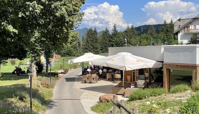 Der perfekte Ort für sportliche Genießer: Golf Senza Confini und Golfrestaurant in Tarvisio.