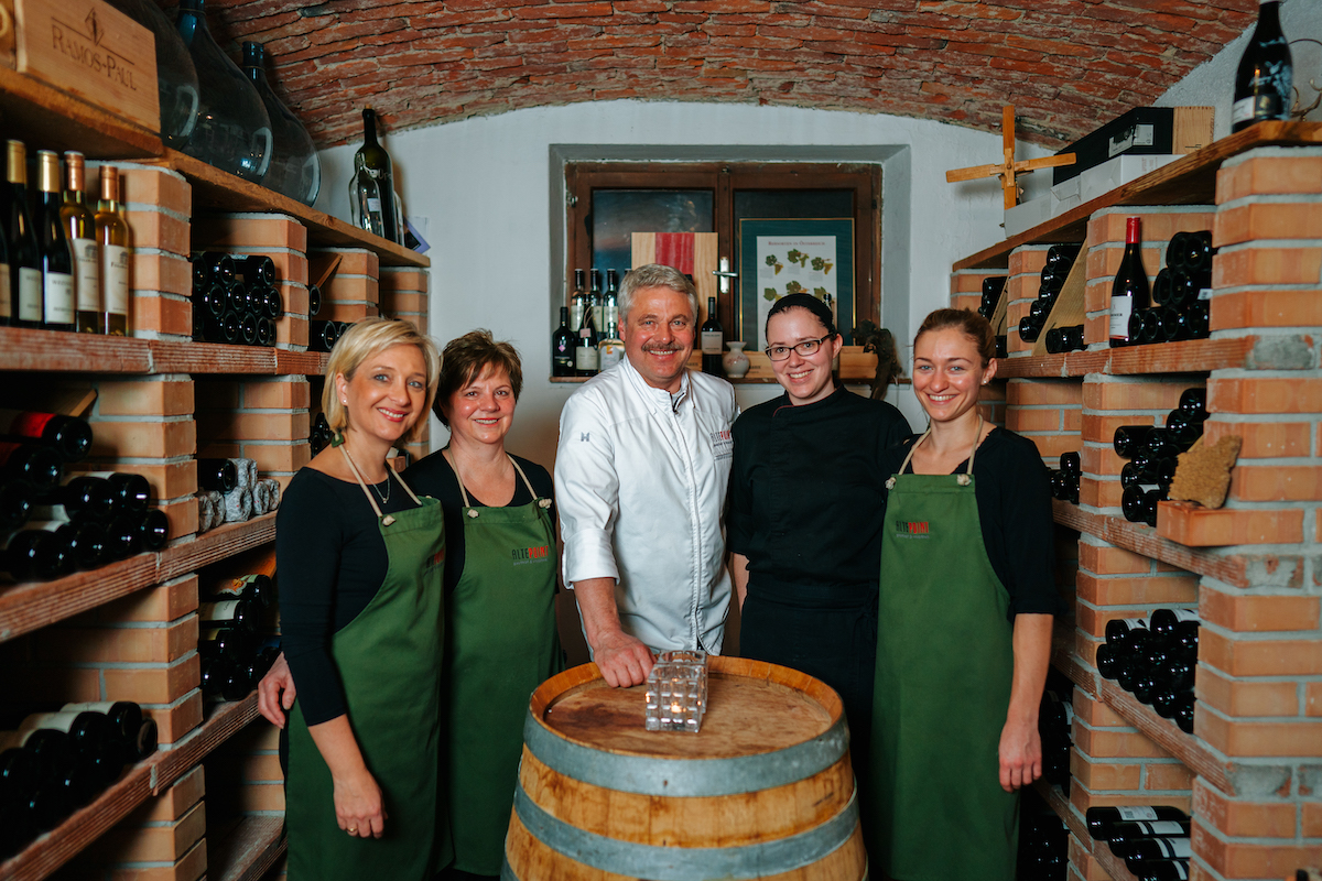 Das Team des Gasthofs Alte Point erfreut Ihren Gaumen mit geschichtlicher Kulinarik.