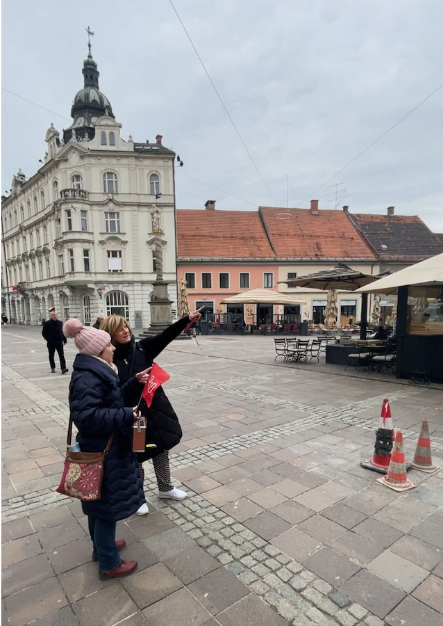 Unterwegs mit Guide Barbara bei der etwas verrückten Stadttour durch Maribor