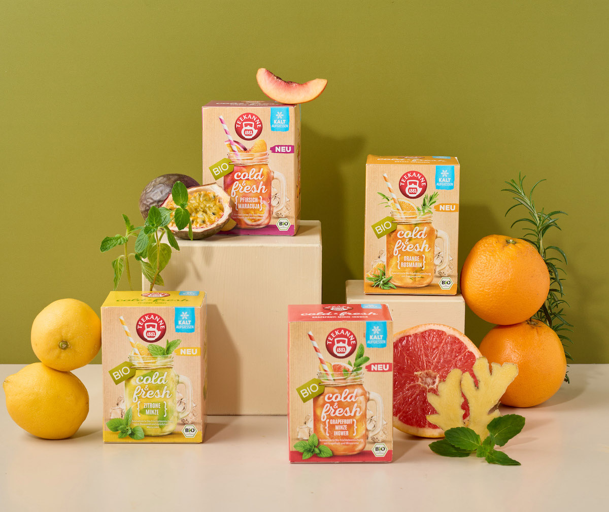 Die neue TEEKANNE Produktlinie „cold & fresh“ bietet vier einzigartige Früchteteemischungen zum kalt Aufgießen für einen erfrischenden Trinkgenuss.