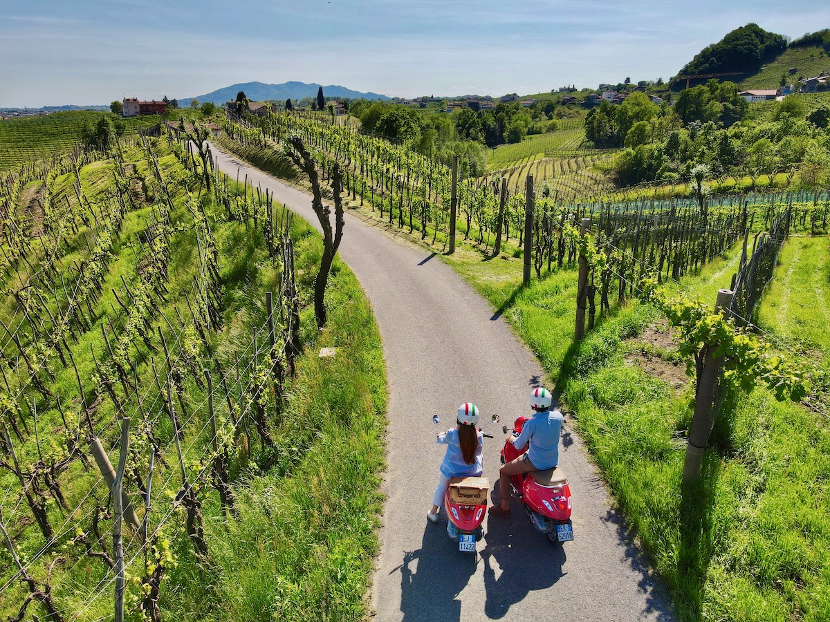 Ob allein, zu zweit oder in der Gruppe: einfach Losfahren und die traumhafte Hügellandschaft des Prosecco erleben!