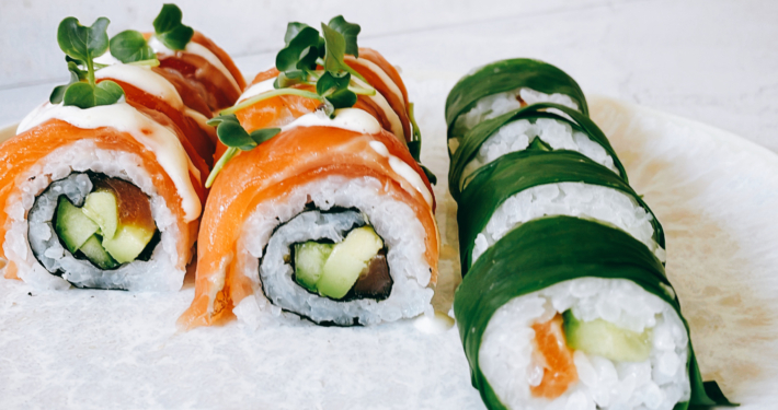 Sushi mit regionalem Fisch und Wildkräutern
