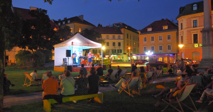 Jeden Mittwochabend stehen am Kardinalplatz lässige Sommerabende mit urbanem Flair am Programm.