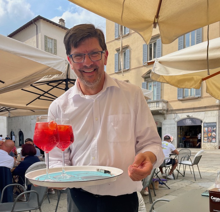 Bei Angelo auf der Piazza della Loggia bekommt man den besten Pirlo.