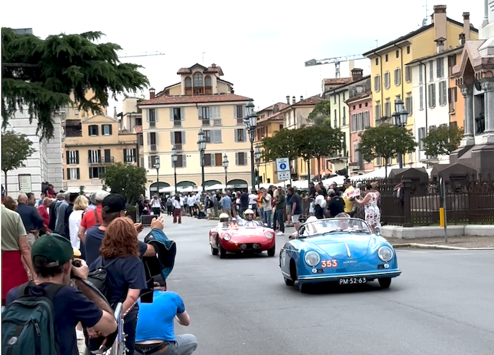Der Start der Mille Miglia ist ein unvergessliches Erlebnis.
