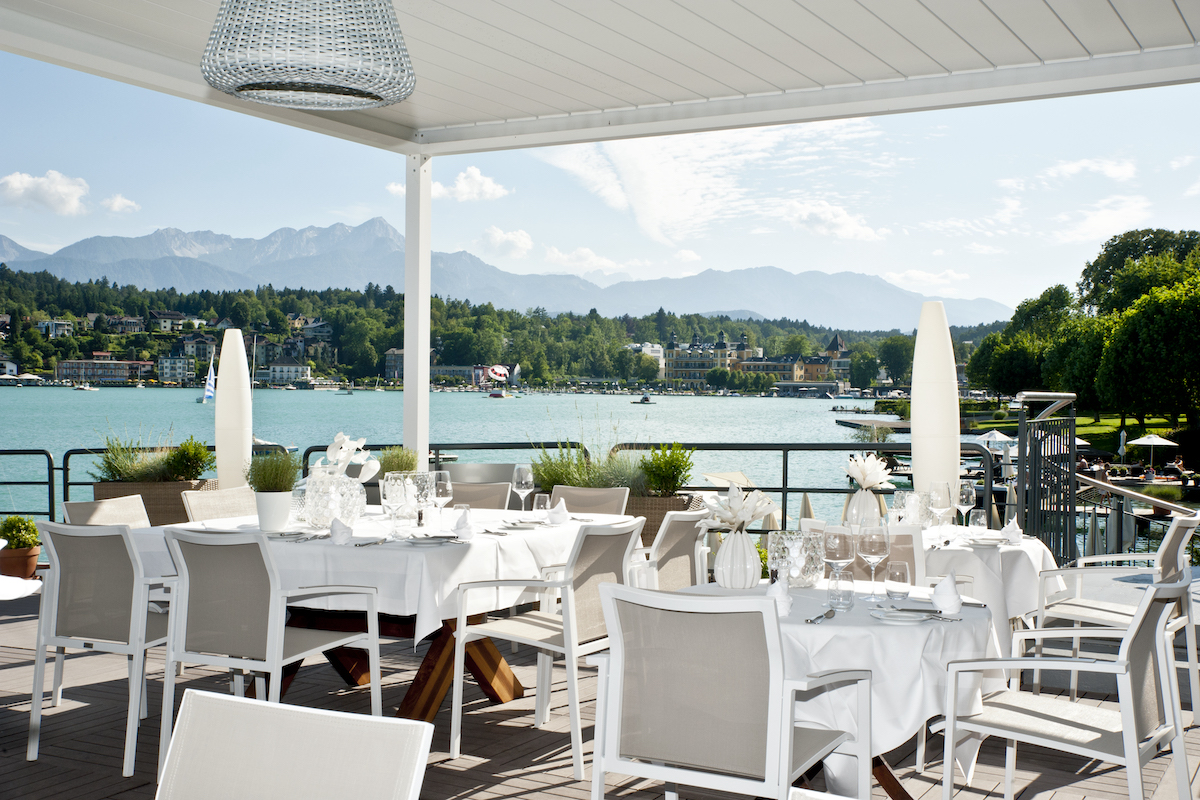 Das Seerestaurant Portofino bietet einen herrlichen Ausblick auf den Wörthersee.
