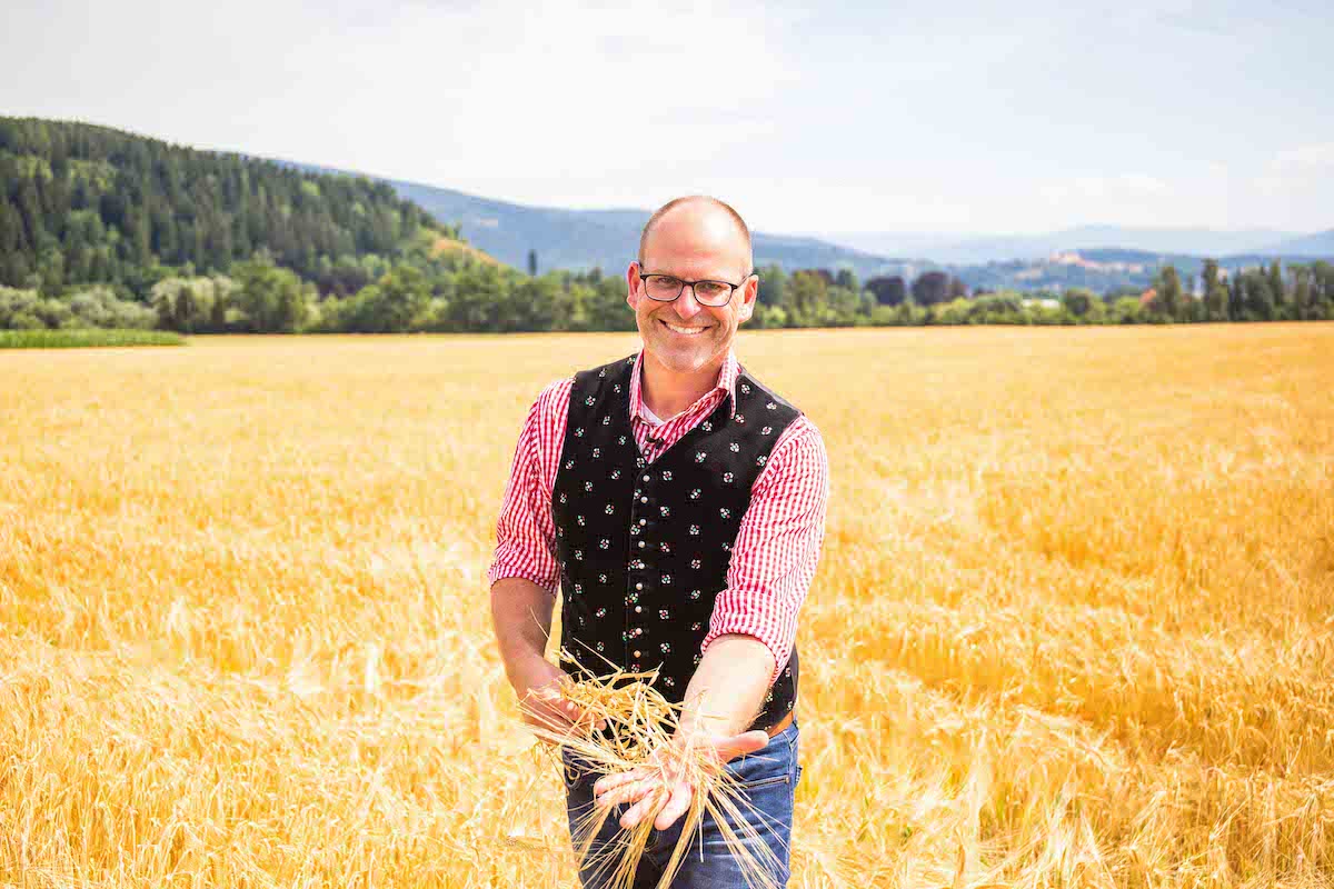 Manuel Düregger, Braumeister der Brauerei Villach, ist stolz, dass Villacher mit Rohstoffen aus der Region gebraut wird.