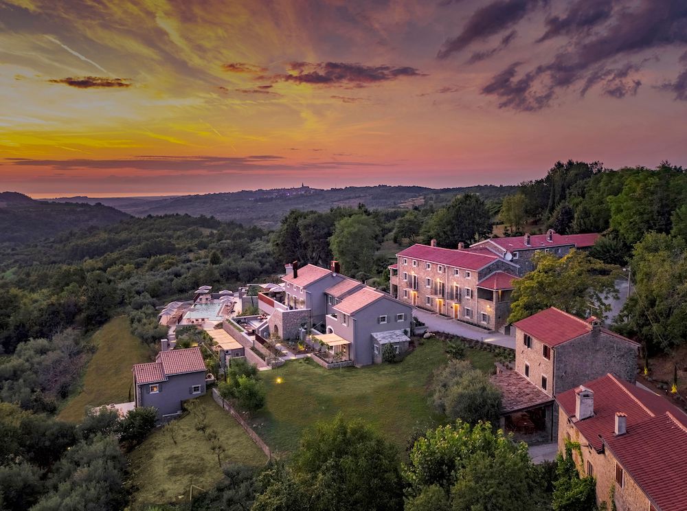 Besondere Unterkünfte, wie das Hoteldorf San Canzian, versprechen Erholung pur.