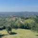 Traumhafter Blick aus den Weinbergen auf das Görzer Hügelland-Brda-Collio und seine pittoresken Dörfer.