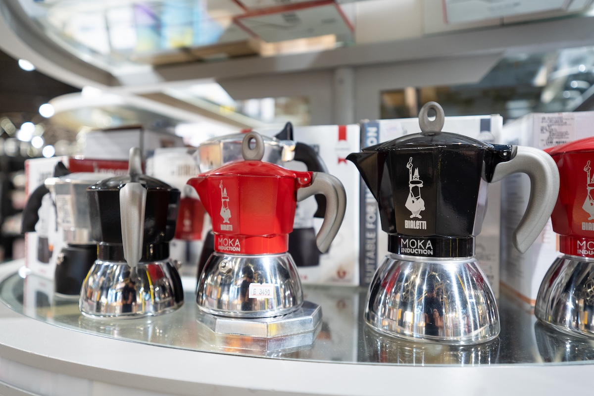 Bialetti steht in Italien für die Moka-Espressomaschine, so wie Tixo bei uns für den Klebestreifen.