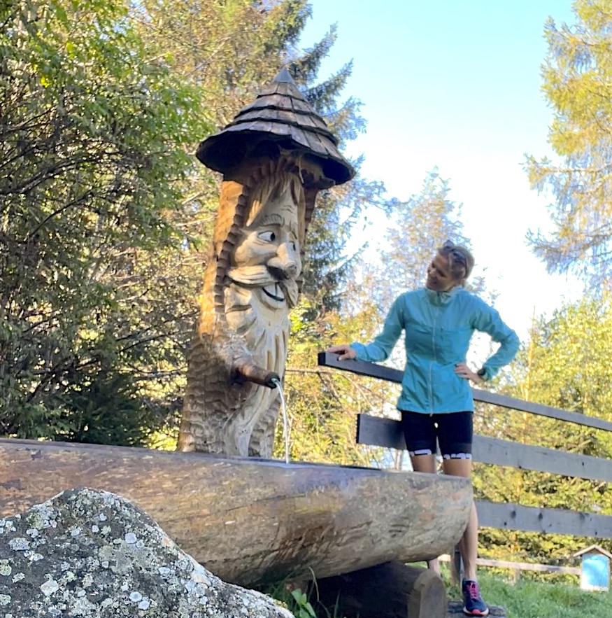 Bewacht wird der Brunnen am Mirnock von aufmerksamen Augen!