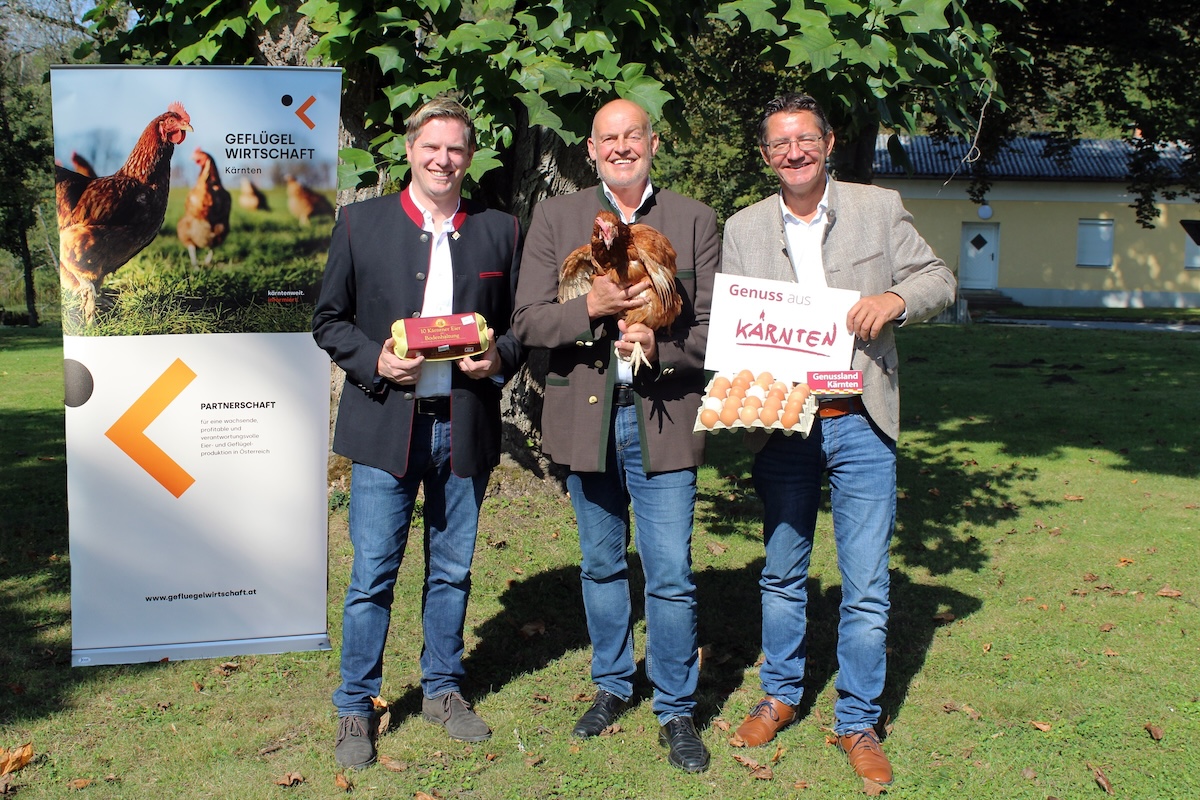 Stefan Wakonig-Felbinger (GF Eierring Herzogstuhl), Dieter Obereder (Obmann Geflügelwirtschaft Kärnten) und LK-Präsident Siegfried Huber (v.l.) setzen auf die Marke „Genussland Kärnten-Ei“.