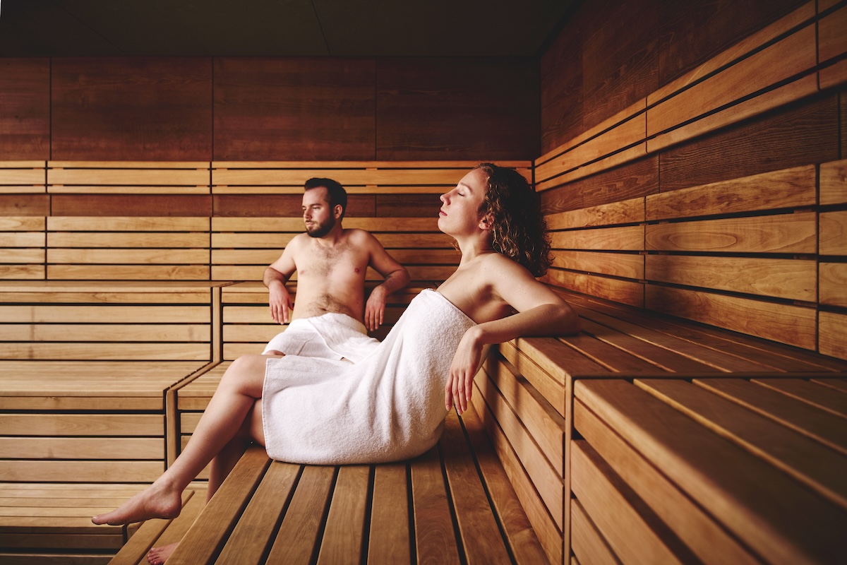 Jetzt ist es Zeit um in der Sauna zu schwitzen und es sich in den Wellnessbereichen richtig gut gehen zu lassen.