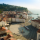 Der Tartini-Platz im Herzen von Piran mit seiner ovalen Form ist heute Fußgängerzone lädt zum Flanieren ein.