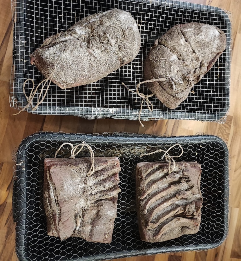 Das fertig eingeriebene Fleisch