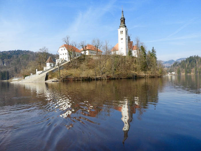 Wunderschönes Ausflugsziel: Die kleine Insel in der Mitte des Bleder Sees ist das einzige Eiland in ganz Slowenien