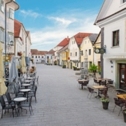 Im Norden Sloweniens liegt das bezaubernde mittelalterliche Städtchen Radovljica, das kulinarisch und historisch viel zu bieten hat.