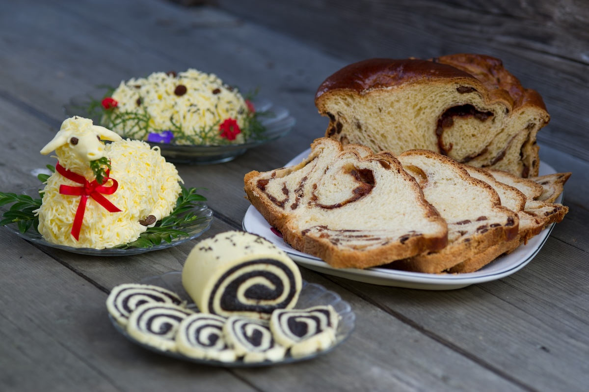 In manchen Kärntner Regionen kommt auch Mohnbutter auf den Tisch.